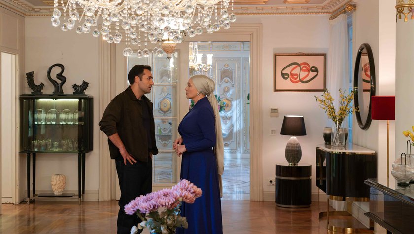 Kızılcık Şerbeti yeni sezonuyla Cuma 20.00'de Show TV'de. 