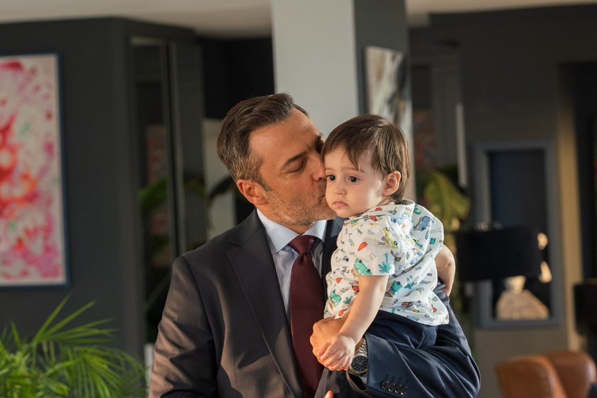 Kızılcık Şerbeti yeni sezonuyla Cuma 20.00'de Show TV'de. 