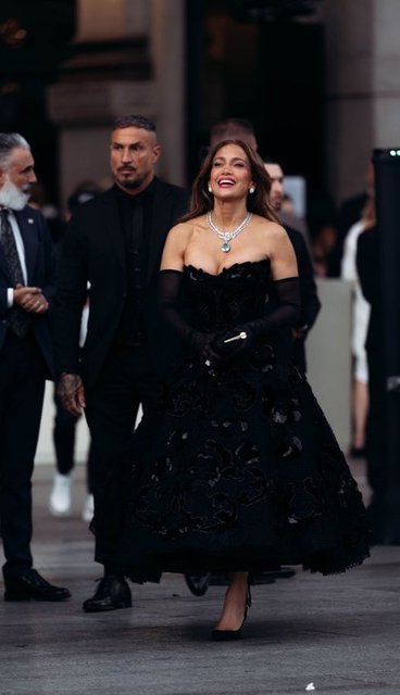JENNIFER LOPEZ 