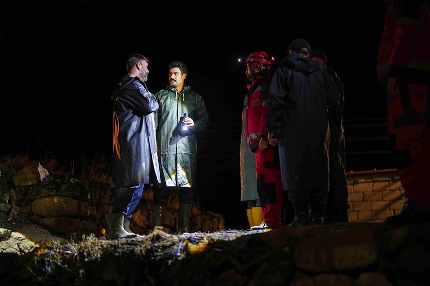 Sevdan Bir Ateş yeni bölümüyle Çarşamba 20.00'de Show TV'de!