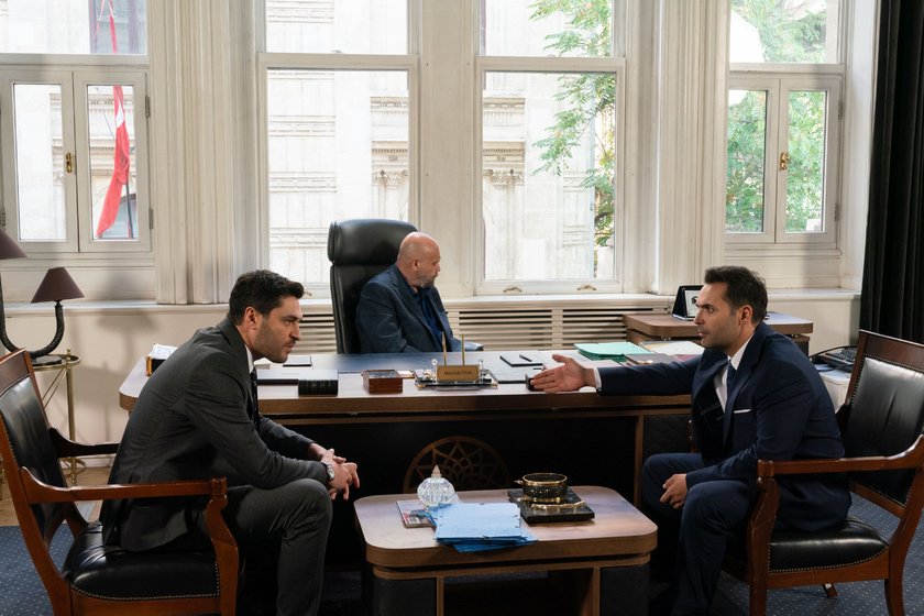 Kızılcık Şerbeti yeni bölümüyle Cuma 20.00'de Show TV'de. 