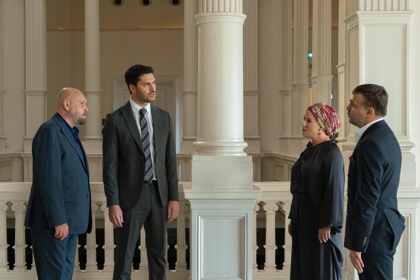 Kızılcık Şerbeti yeni bölümüyle Cuma 20.00'de Show TV'de. 