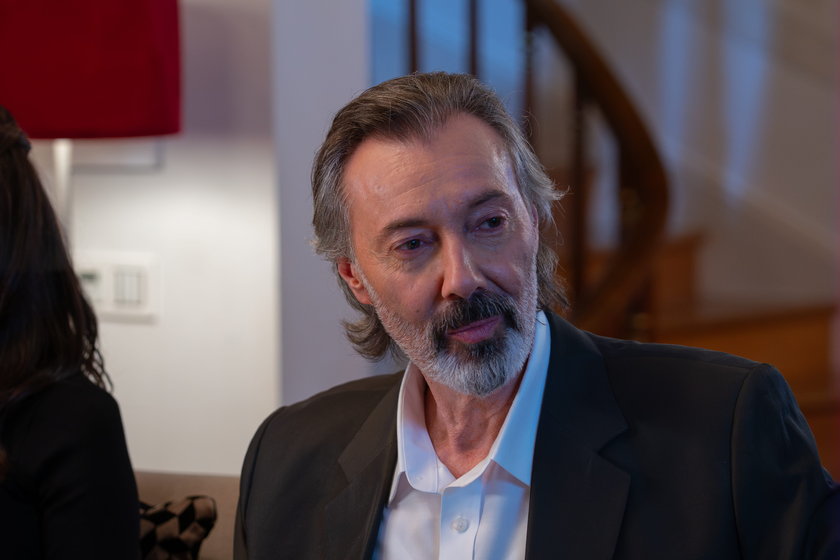 Kızılcık Şerbeti yeni bölümüyle Cuma 20.00'de Show TV'de. 