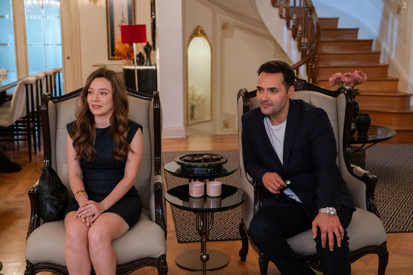 Kızılcık Şerbeti yeni bölümüyle Cuma 20.00'de Show TV'de. 