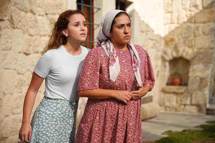 Silahların &ccedil;ekildiği, ge&ccedil;mişin ve bug&uuml;n&uuml;n hesaplarının aynı anda a&ccedil;ıldığı gecede yaşananlar, yalnızca Mirza&rsquo;nın değil, Leyla&rsquo;nın da hayatını değiştirecektir.
&nbsp;
