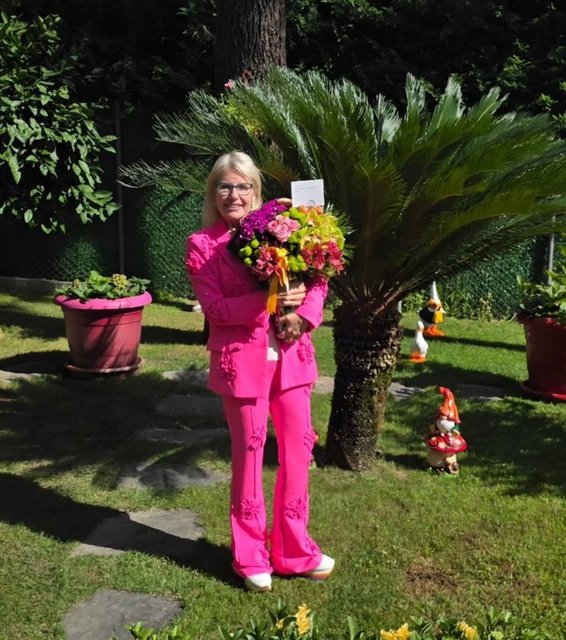 SUZAN ŞEN