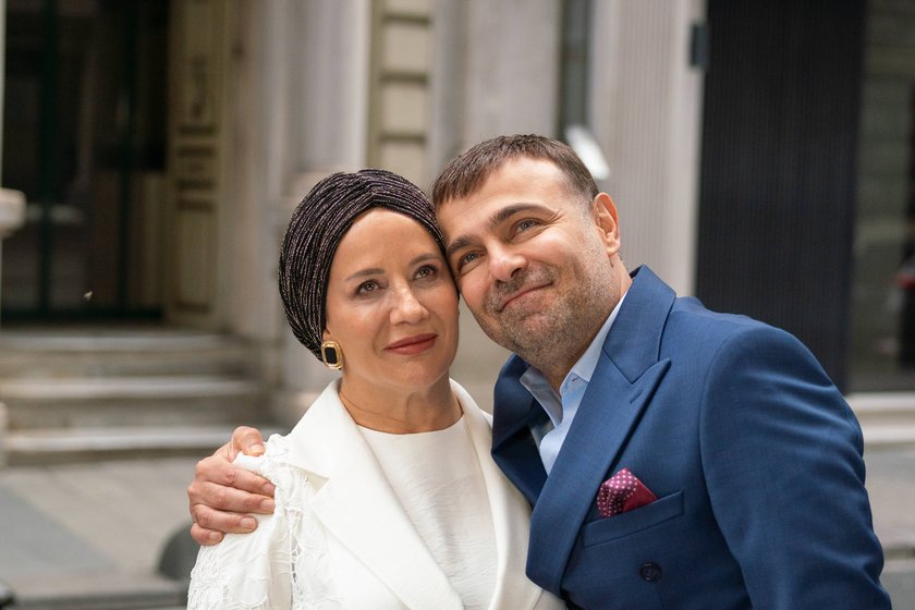 İflas ger&ccedil;eğiyle boğuşan Abdullah evde huzuru sağlayamaz; Salkım ise aile i&ccedil;indeki kopuşların &ouml;n&uuml;ne ge&ccedil;mekte zorlanır.
&nbsp;