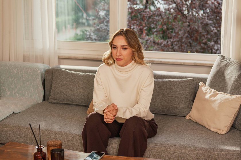 Kızılcık Şerbeti yeni bölümüyle Cuma 20.00'de Show TV'de.
