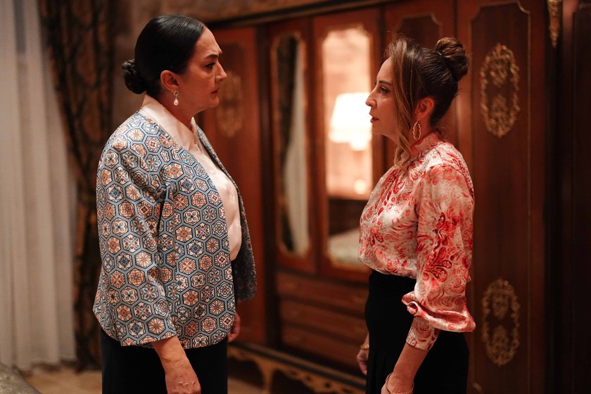 Ancak onların birbirlerine yaklaşması, en &ccedil;ok Vuslat&rsquo;ı korkutur. Leyla&rsquo;yı yeniden susturmak isteyen Vuslat, karşısında artık yedi yıl &ouml;nceki Leyla&rsquo;yı bulamaz.
&nbsp;