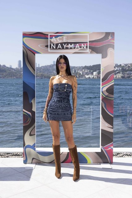 ECE NAYMAN 