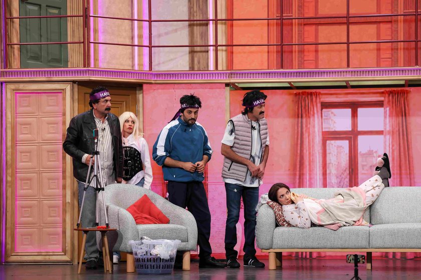 Güldür Güldür Show yeni bölümüyle Cumartesi 20.00'de Show TV'de. 