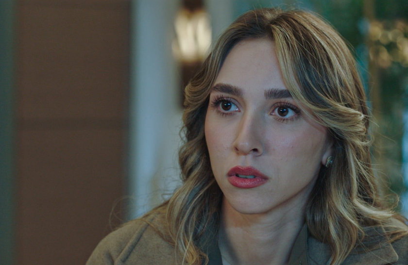 Kızılcık Şerbeti yeni bölümüyle Cuma 20.00'de Show TV'de.