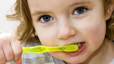 Süt dişi çürüğü neden olur?