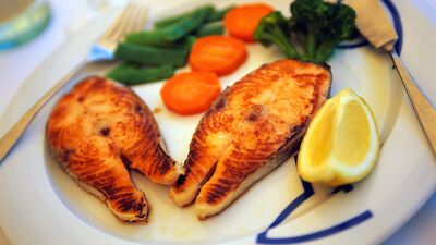 Hardal soslu somon ızgara isteyen?