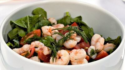 Karidesli roka salatası