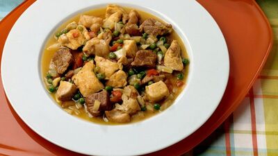 Bezelyeli kuşbaşı karışık et