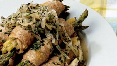 Kuşkonmazlı etli sarmalar