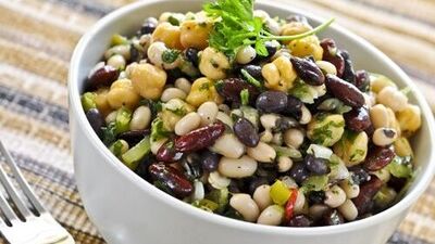 Baklagiller mix salata