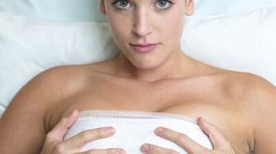 Göğüs estetiğine rağbet gittikçe artıyor.