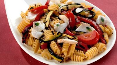 Balıklı makarna salatası...