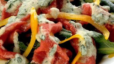 Salatalık soslu dana carpaccio