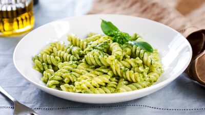 Pesto soslu börülceli burgu makarna