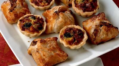 Armutlu, peynirli ve cevizli bohçalar...