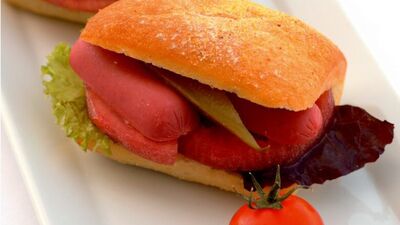 Mini sosisli sandviç