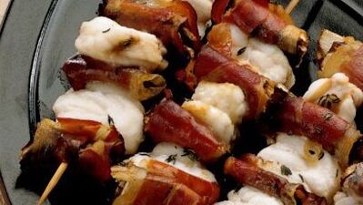 Radicchio'lu fenerbalığı şişleri