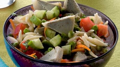 Enginarlı şehriye salatası