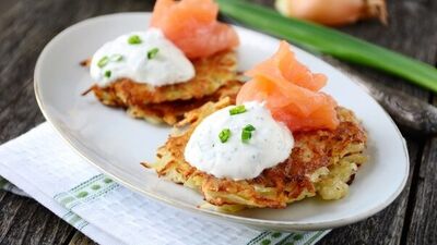 Dülger Gravlax, kırmızı pancar, naneli kivi sos ile