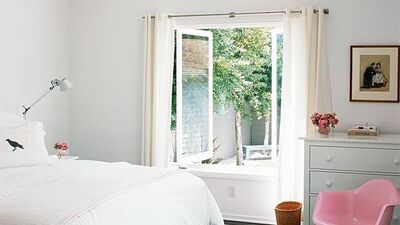 Yatak odasını dekore ederken...