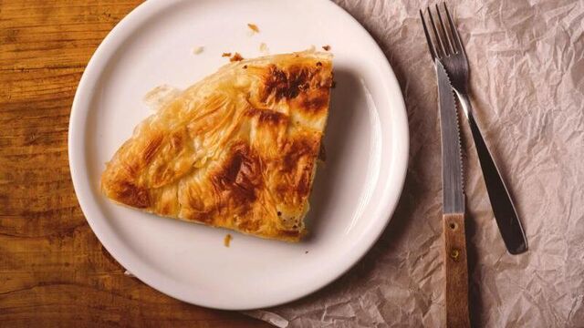Babaganuşlu tavada börek