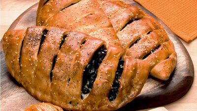 Zeytinli kafes ekmekler