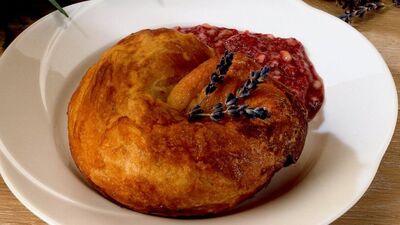 Şekerli ve tereyağlı puf çörekler...