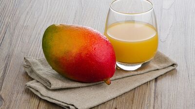Portakal, frenküzümü ve mango suyu