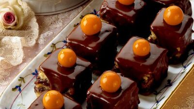 Çikolatalı ve glazürlü mini pastalar...