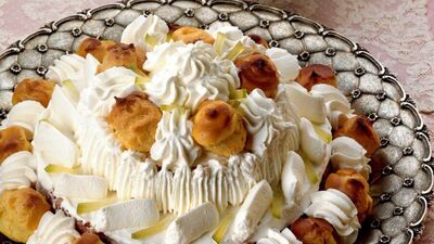 Şantili ve vişne aromalı pasta...