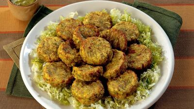 Fırınlanmış patates ve fıstıklı köfte...
