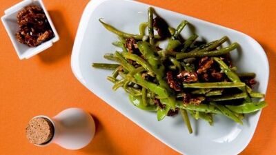 Fasulye ve ceviz salatası