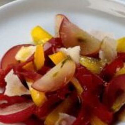 Üzümlü ve biberli bresaola