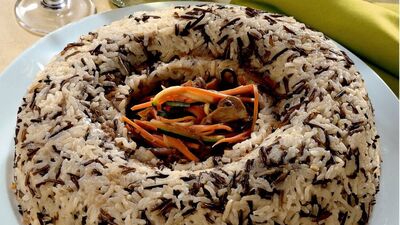 Sebze garnitürlü ve köfteli pilav