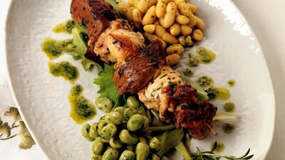 Şişte zahter soslu karışık et...