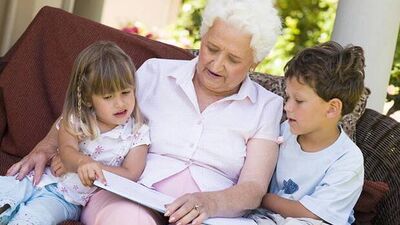 Bebeğinize bakacak kişilerle doğru iletişim kurmak