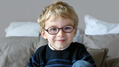 Miyop çocuklar daha zeki!