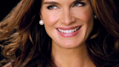 Kim onun gibi kaşları olsun istemez ki