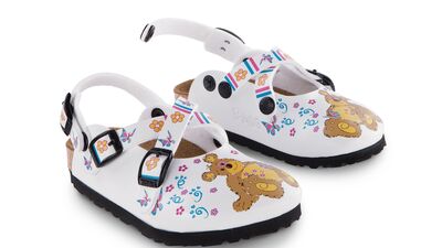 Birki's sevimli ayıcıklarla neşeli ve mutlu