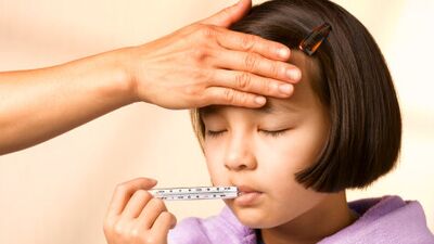 Bebek ve çocuklarda uzun süren ateş ve döküntüye dikkat!