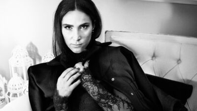 Ayşe Kucuroğlu: Özgürlüğünü çocuklarına kaptırmamış bir anneyim!