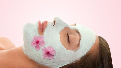 Menopoz döneminde evdeki malzemelerle uygulanacak güzellik maskeleri